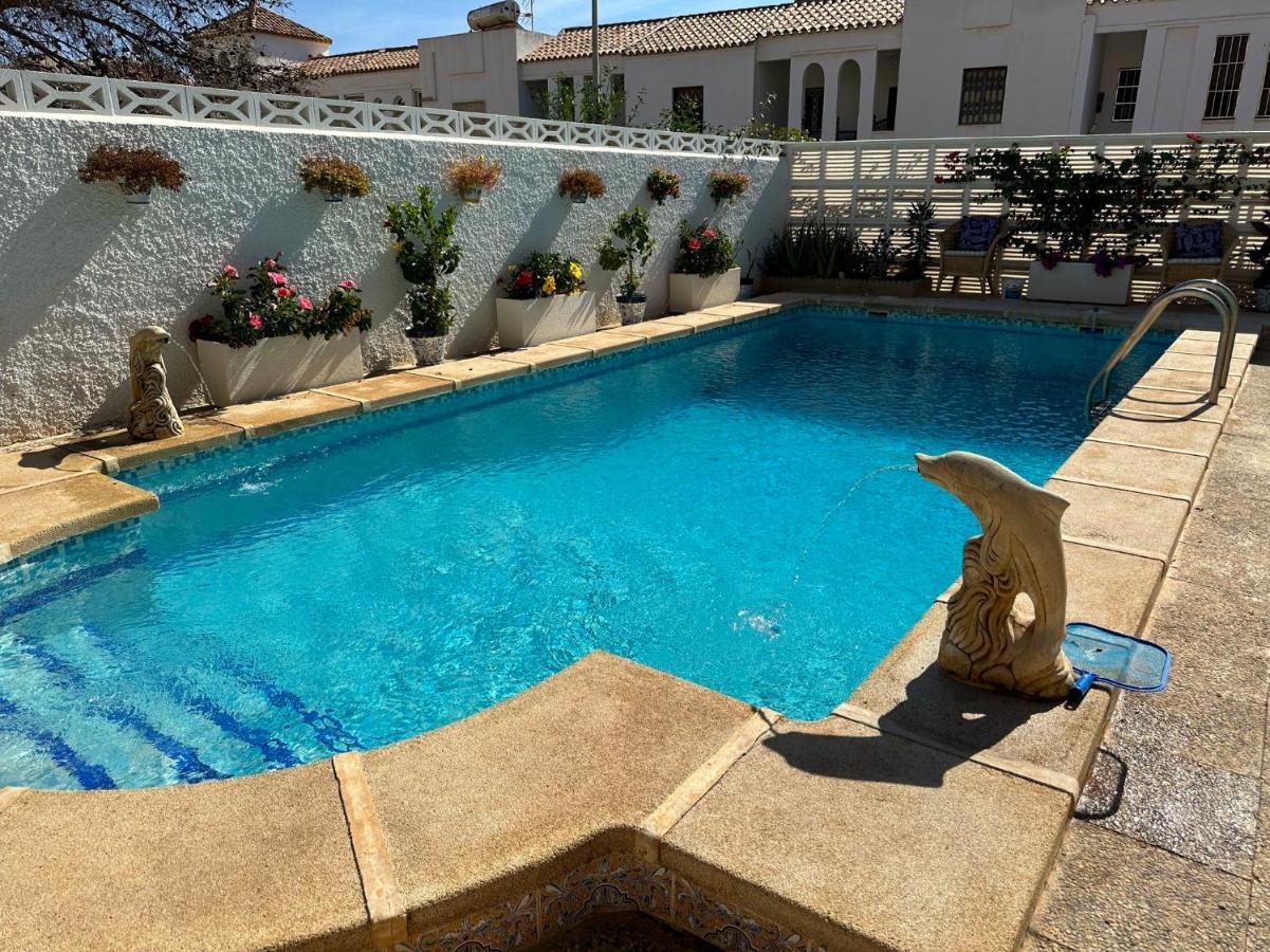 Large Villa Private Pool And Garden Near Beach Roquetas de Mar Extérieur photo