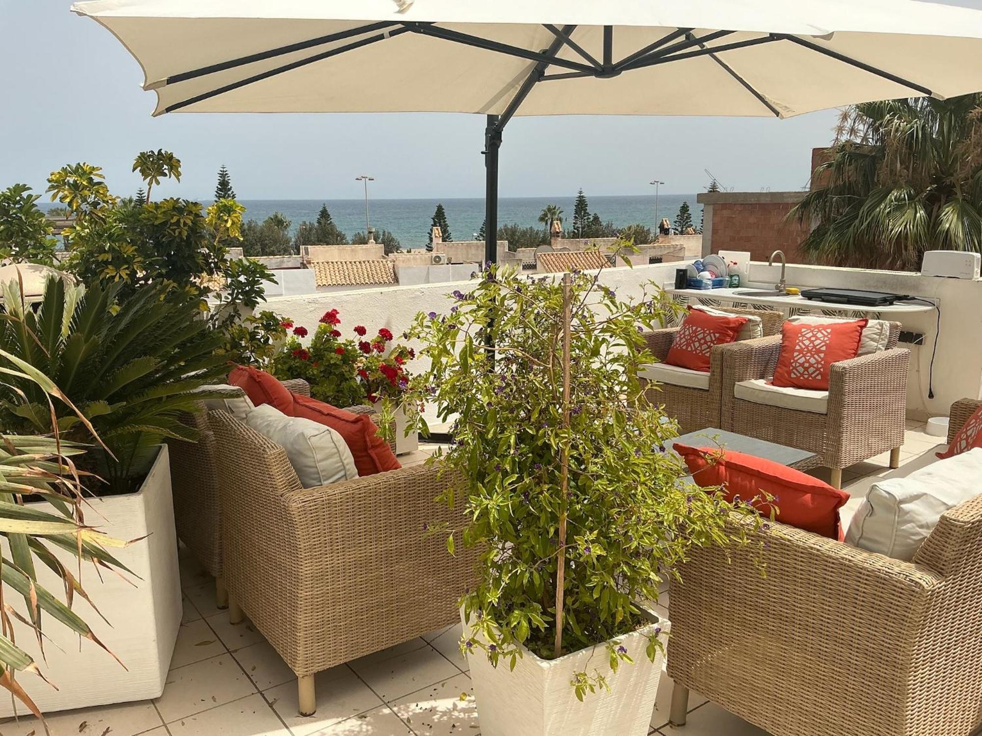 Large Villa Private Pool And Garden Near Beach Roquetas de Mar Extérieur photo
